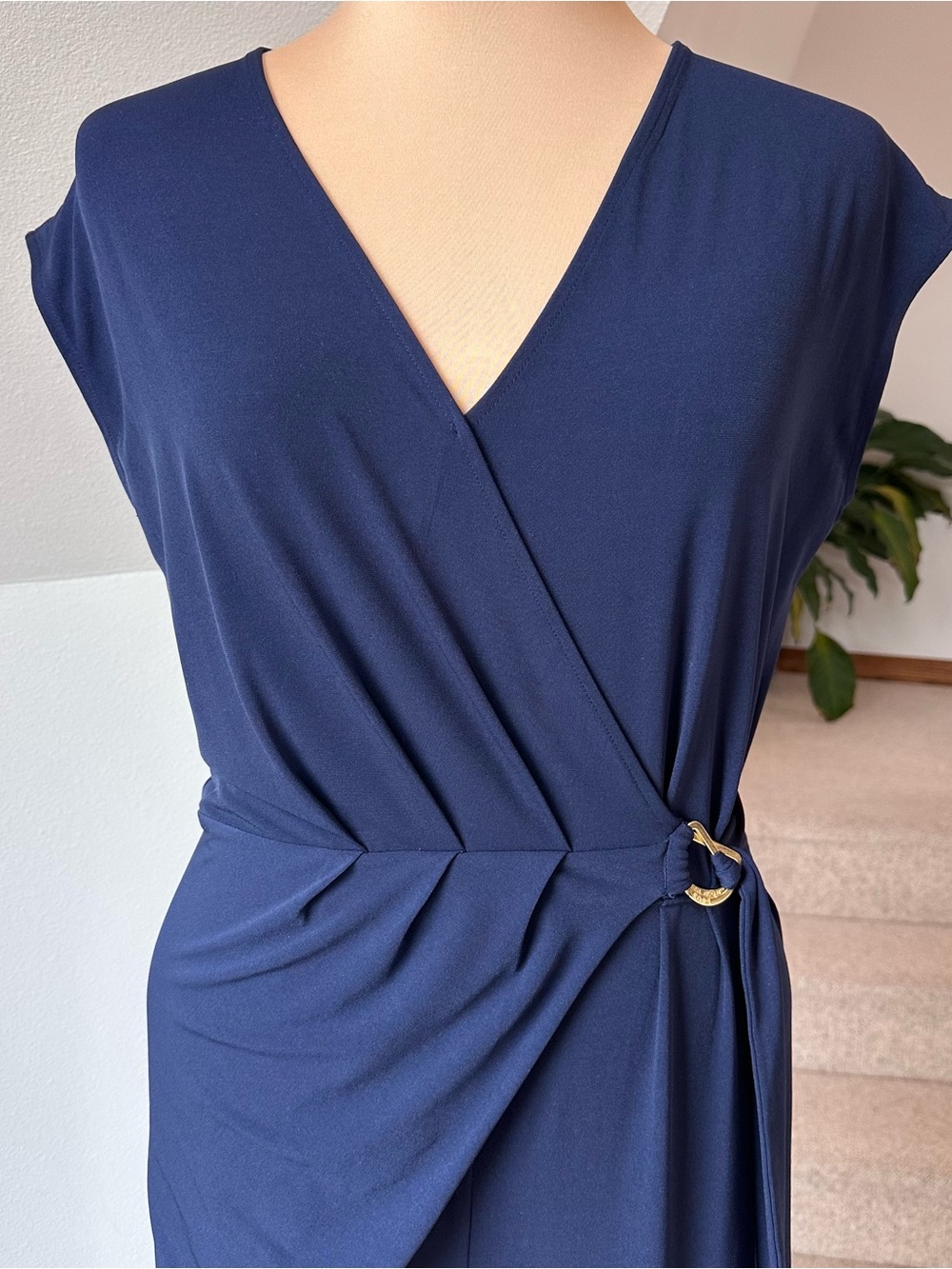 Michael Kors Jumpsuit Womens Sz L Navy Stretch Wide Leg Draped Gold-Tone Buckle - Picture 3 of 14